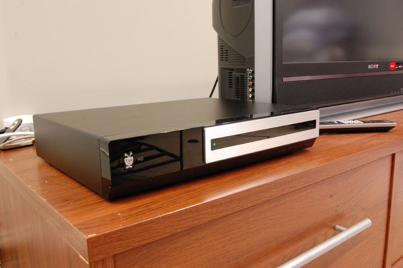 Illustration for article titled $300 TiVo HD Unboxed and Fondled (Verdict: Hell Yes!)